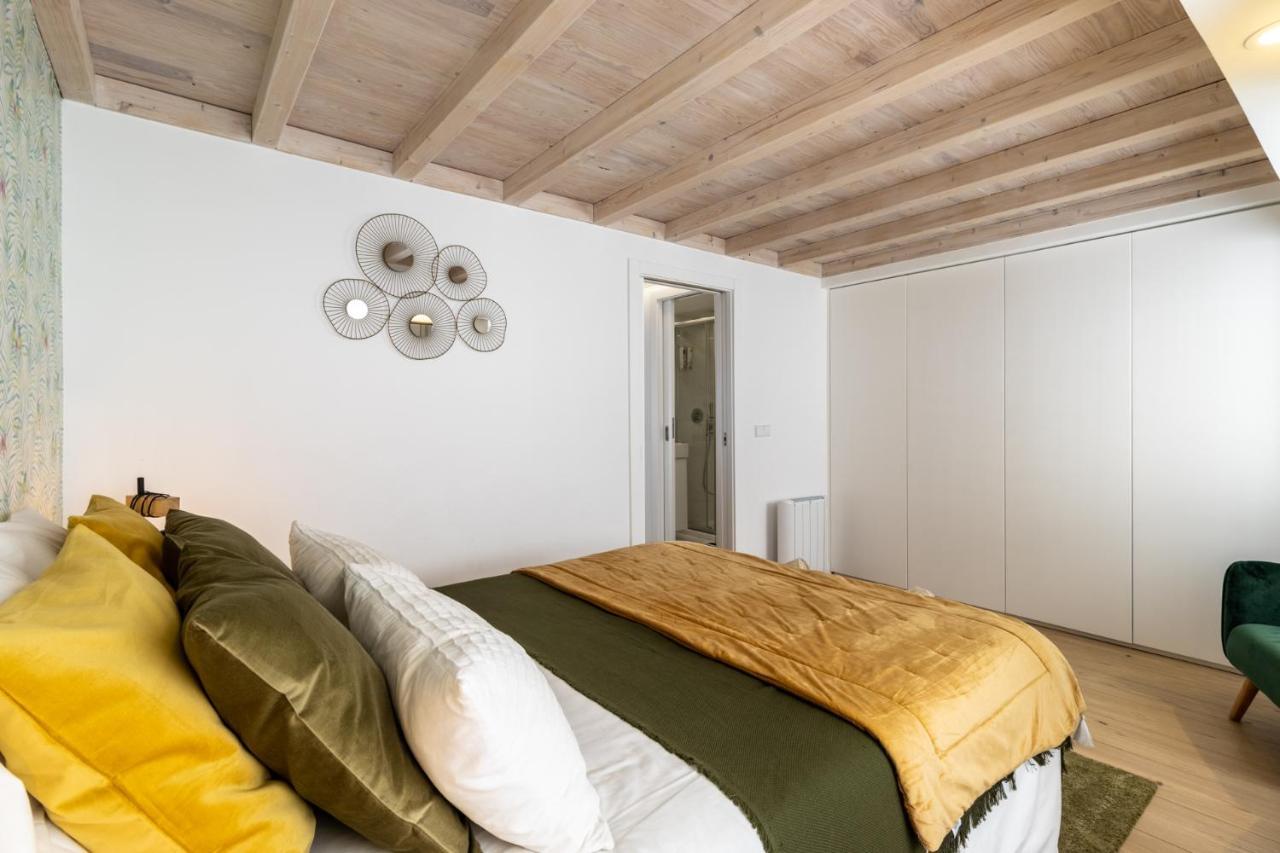 Carol House * Nazaré